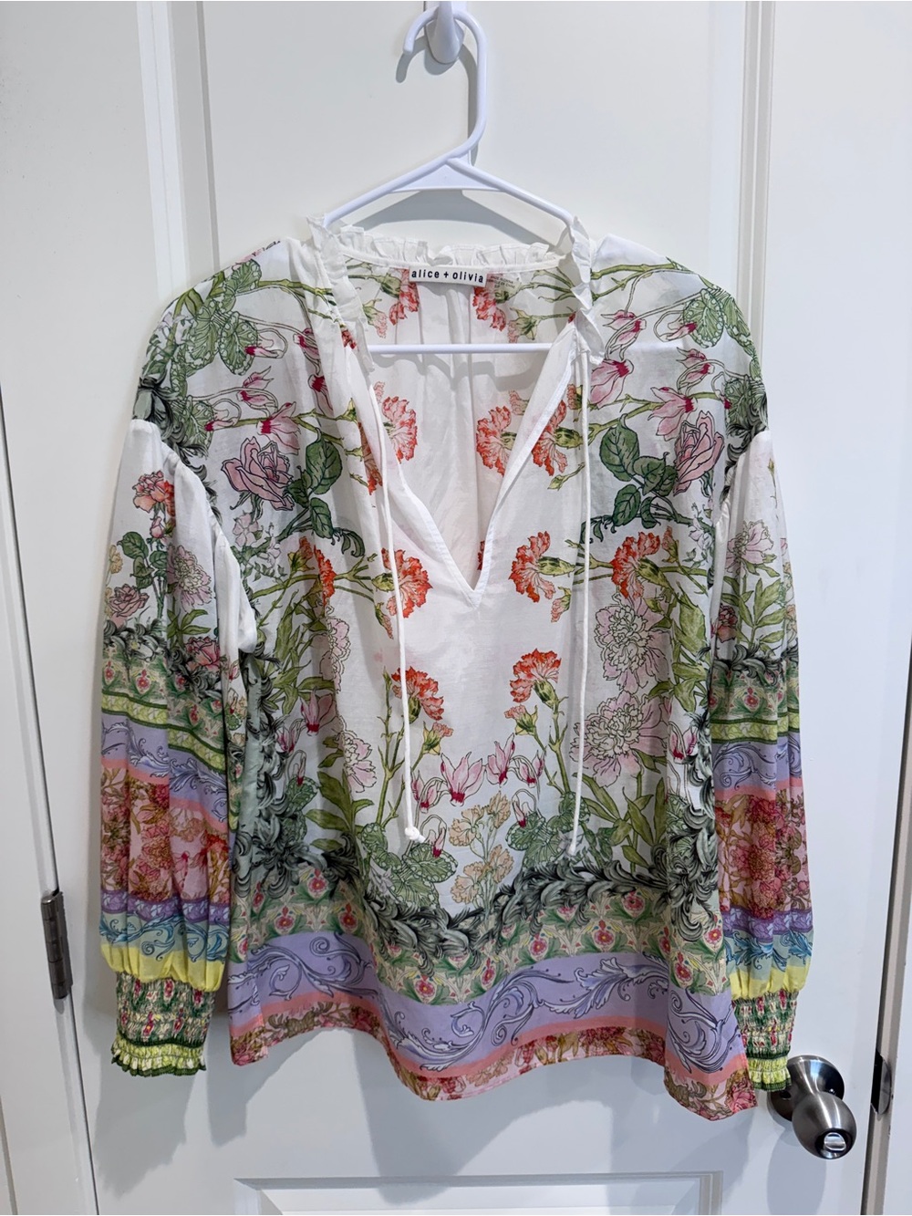 Alice & Olivia Julius Smocked Scarf sheer Blouse Size S - Picture 9 of 13